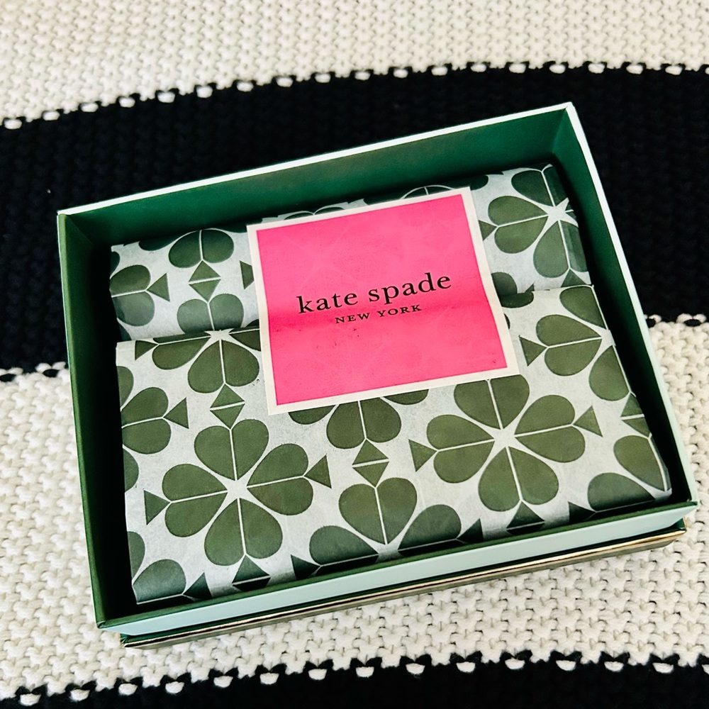 Kate Spade Black Bow Morgan Embellished Leather Card Holder - Picture 8 of 8